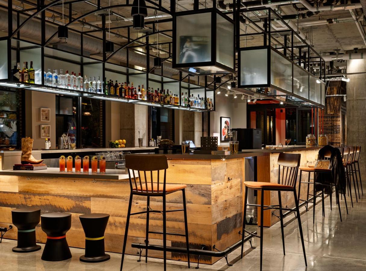 Moxy Omaha Downtown Hotel Exterior photo