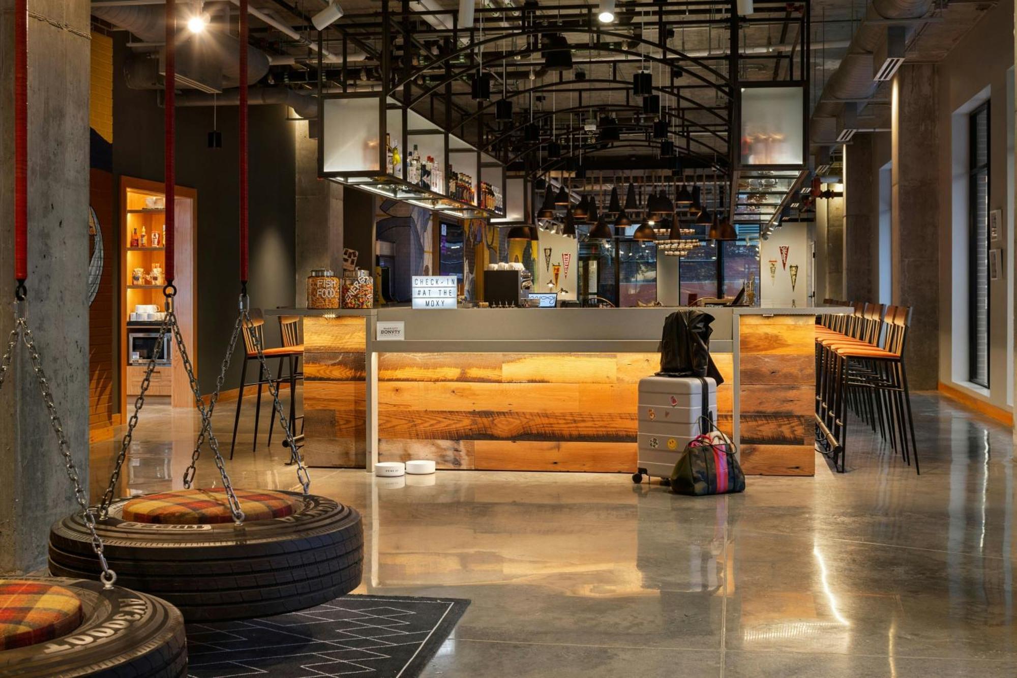 Moxy Omaha Downtown Hotel Exterior photo